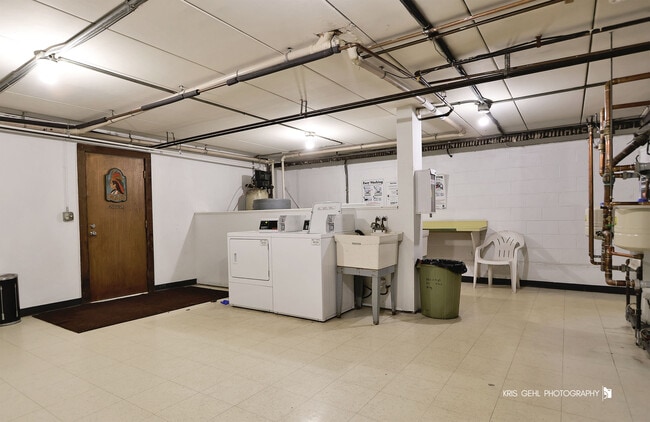 Building Photo - 100 Clubhouse Ln