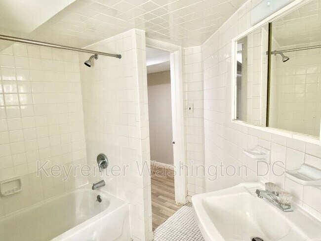 Building Photo - 1351 A St NE