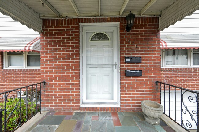 Primary Photo - 271 7th St