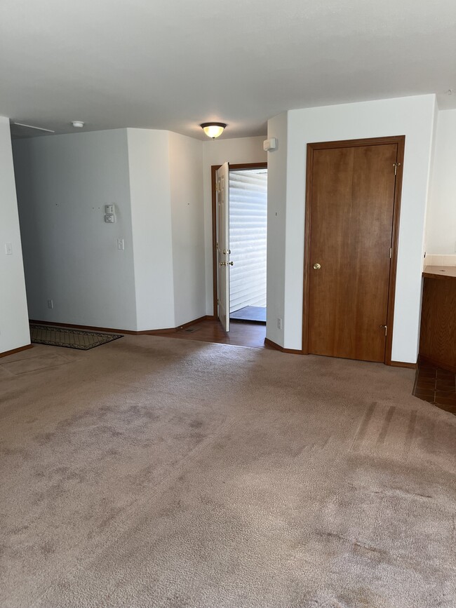 Building Photo - 8182 N Brookside Dr