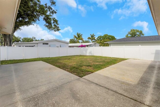 Building Photo - 105 Timberview Dr