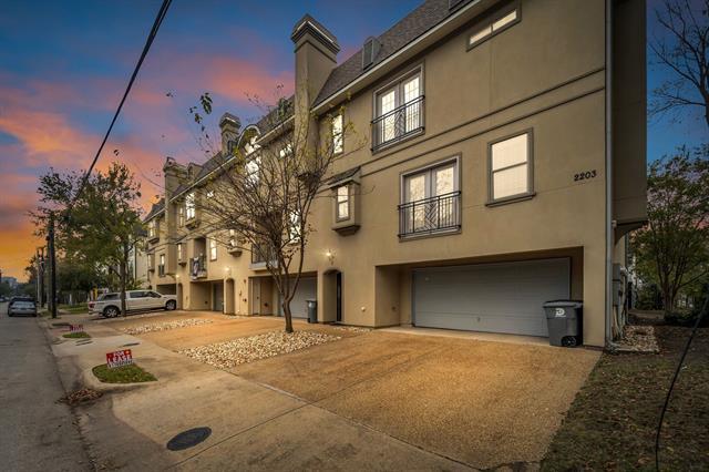 Building Photo - 2203 N Carroll Ave