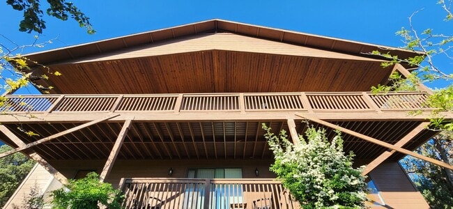 Building Photo - Beautiful Veiws From This Spacious Four Bedroom Home!