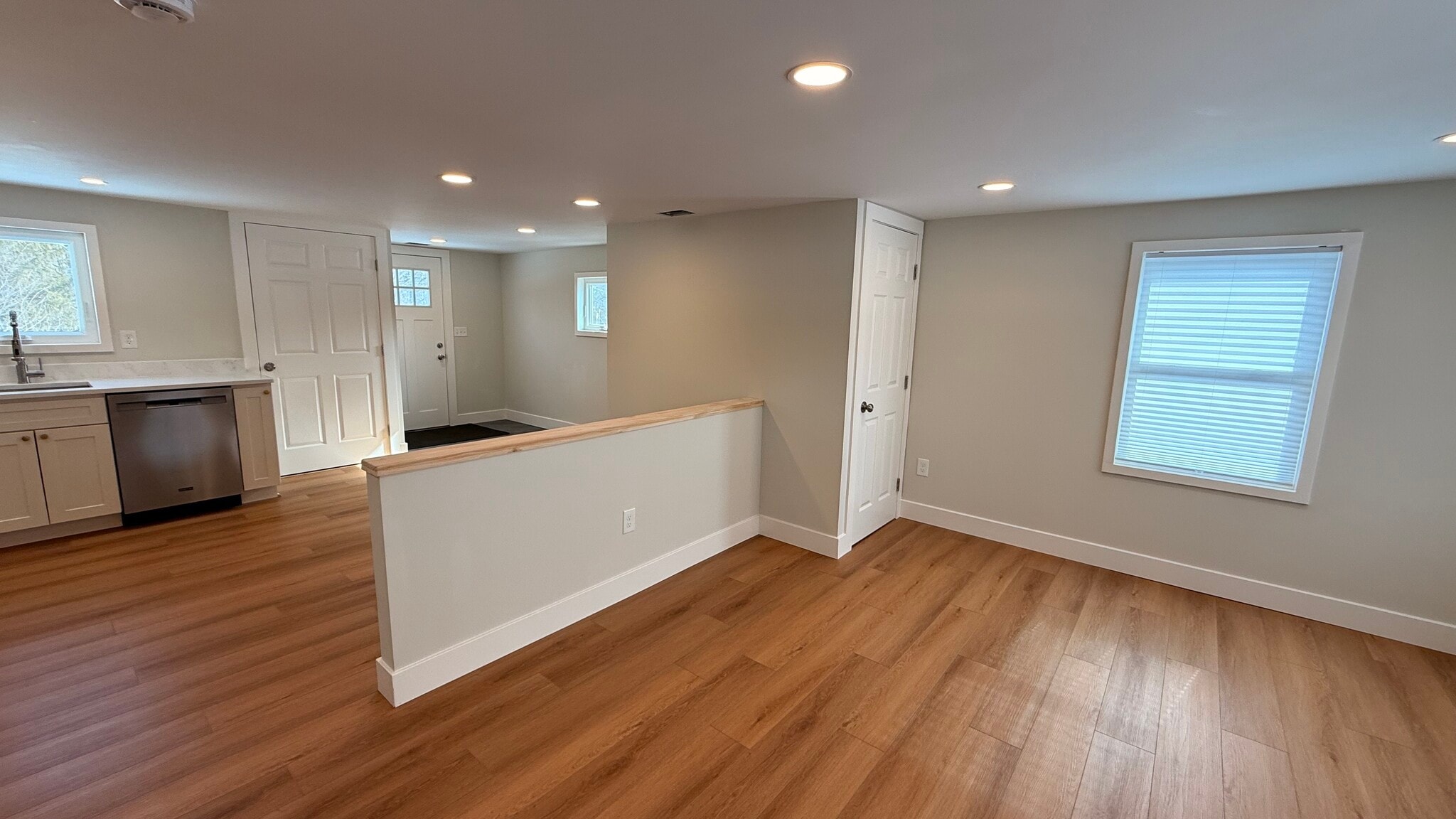 Building Photo - 193 Sidney Rd