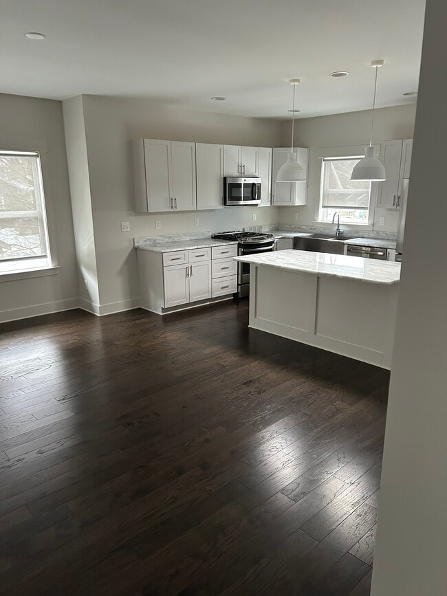 Building Photo - 606 Centerpoint Ln