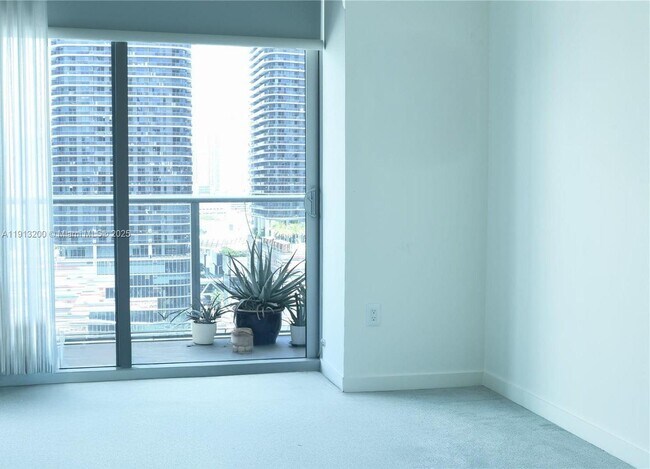 Building Photo - 1100 S Miami Ave