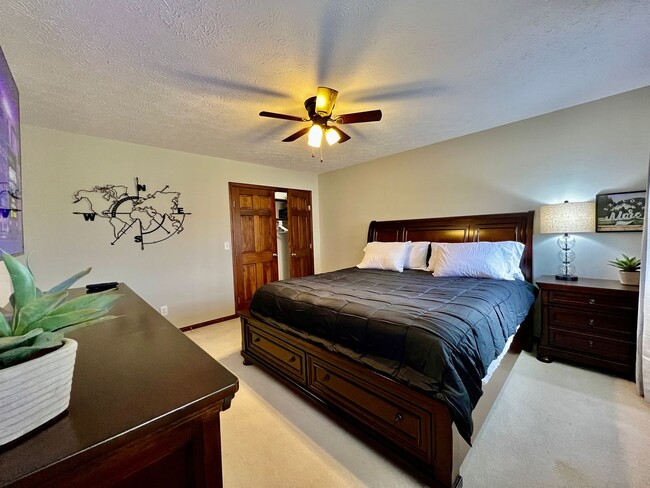 Building Photo - 7033 Willowood Dr