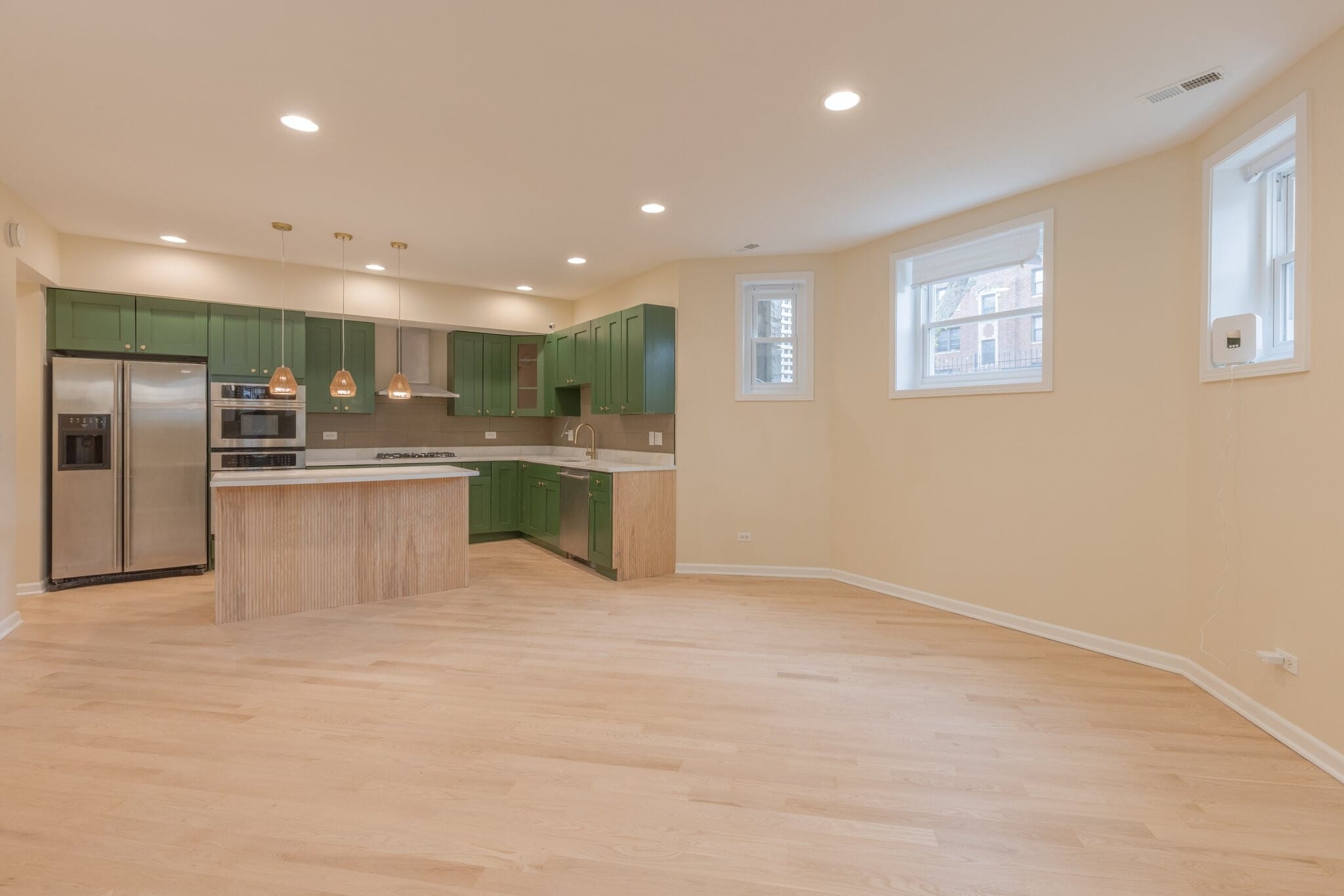 Building Photo - 4458 S Greenwood Ave