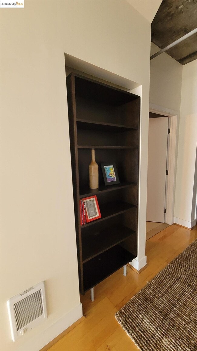 Building Photo - 311 Oak St