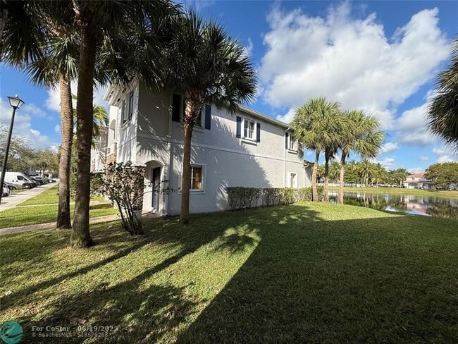 Building Photo - 8227 SW 27th St