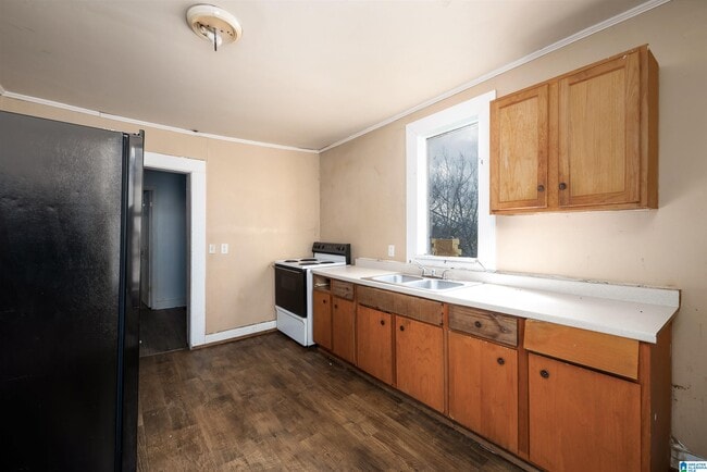 Building Photo - 1216 Waverly St