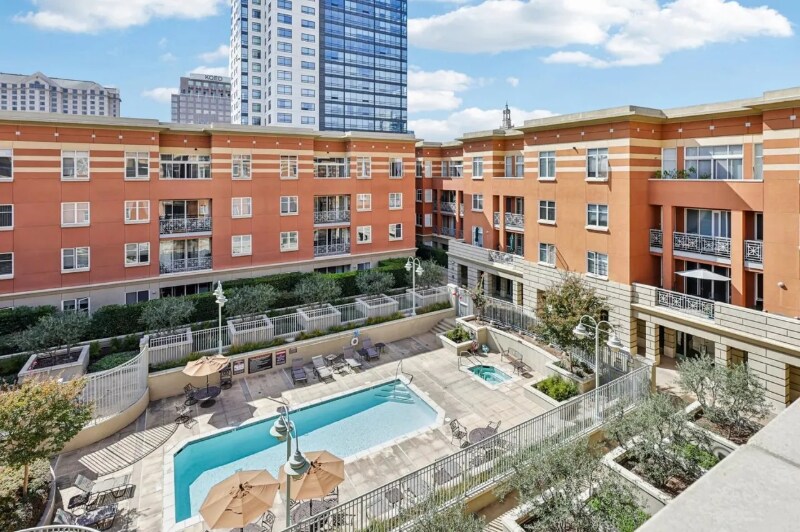 Building Photo - 130 E San Fernando St