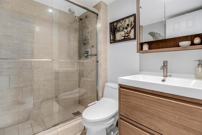 Building Photo - 120 Royal Pk Dr