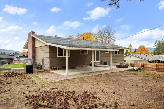 Building Photo - Beautiful South Valley Home! Available Now!