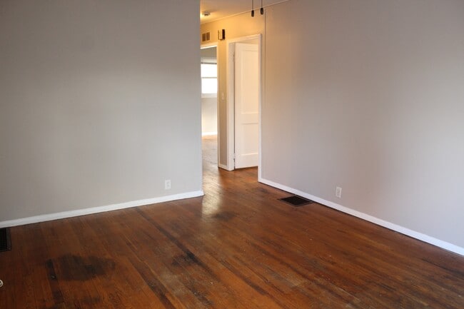 Building Photo - 3302 Karl Rd