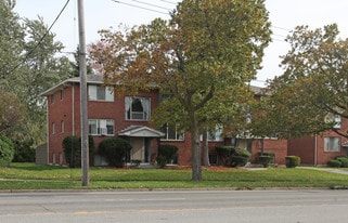 Building Photo - Cedarwood Apartments