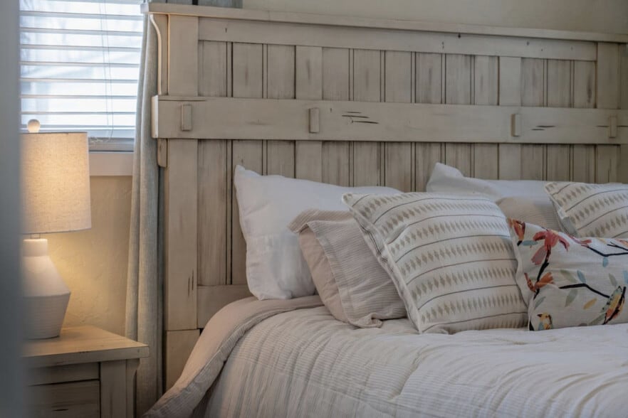 Building Photo - 428 Edwards Ave