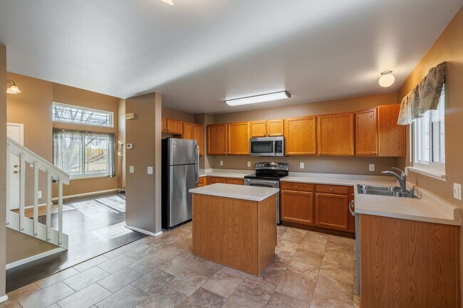 Building Photo - Beautiful 4 bedroom 2-story home in 80925