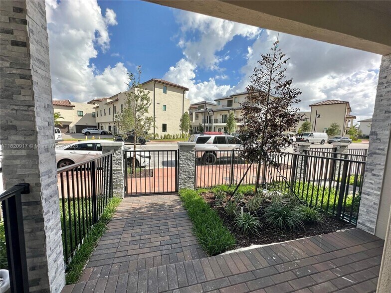 Building Photo - 8348 NW 43rd St