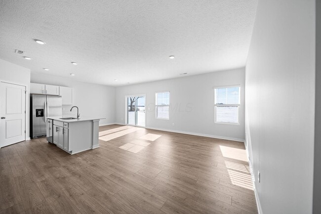 Building Photo - 511 Darliene Dr