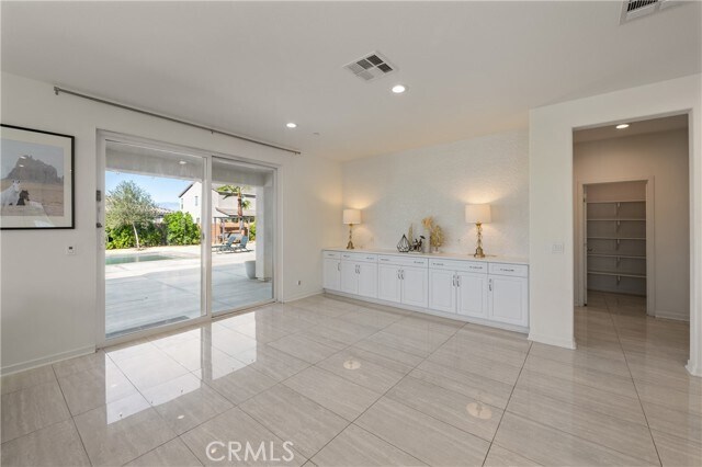 Building Photo - 50105 Rocamora St