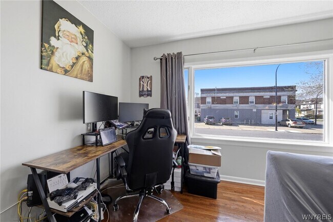 Building Photo - 226 Tacoma Ave