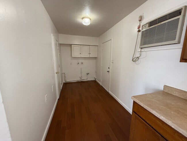 Building Photo - 4590-4592 73rd St, Sacramento, CA 95820