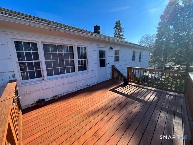 Building Photo - 123 Folino Dr