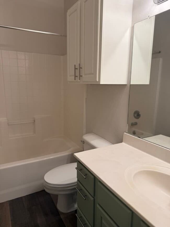 Building Photo - 1401 Bagby Ave