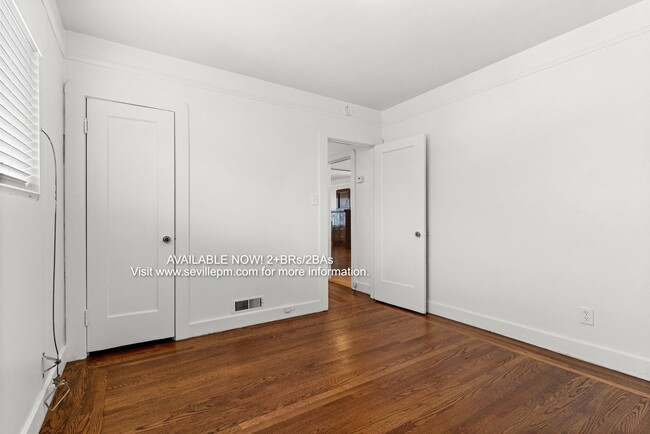 Building Photo - WELCOME HOME! Spacious, updated, and ready...