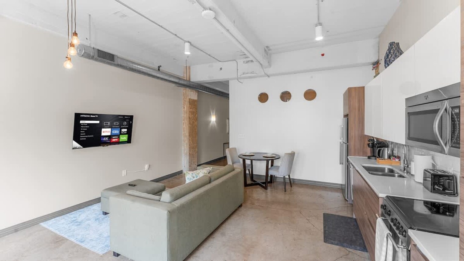 Building Photo - 500 S Ervay St