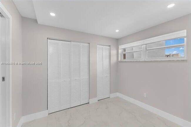 Building Photo - 1331 Lincoln Rd