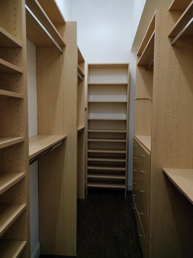 Building Photo - 5471 Grand Park Pl