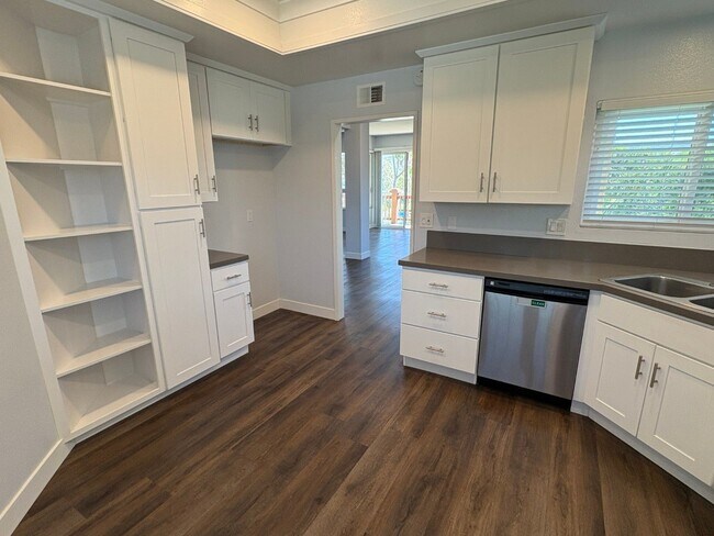 Building Photo - Serenity awaits in this upgraded 2 bedroom...