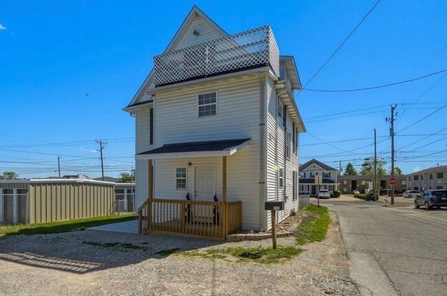 Building Photo - 6276 E Pea Ridge Rd