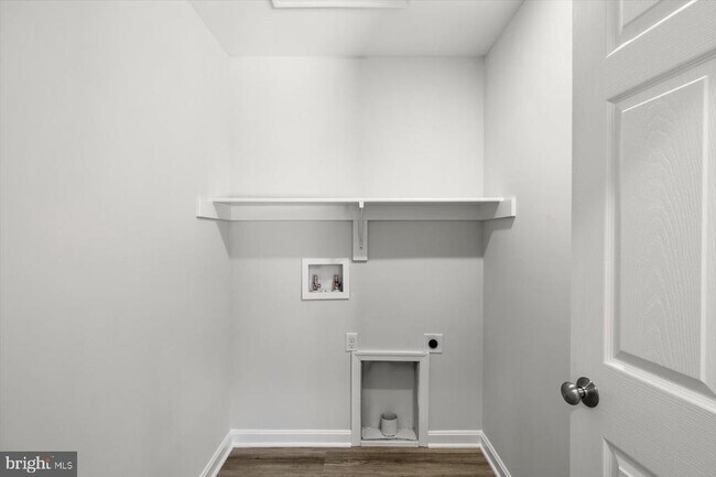 Building Photo - 703 Mattox Ave