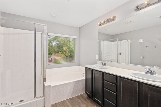 Building Photo - 10589 Cliff Lake St