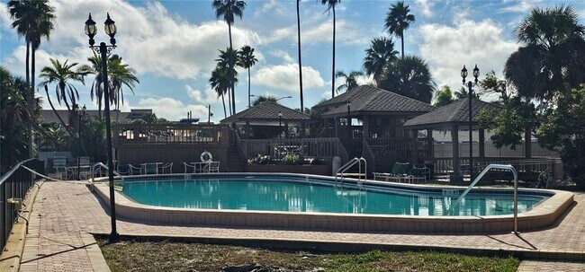 Building Photo - 10355 Paradise Blvd