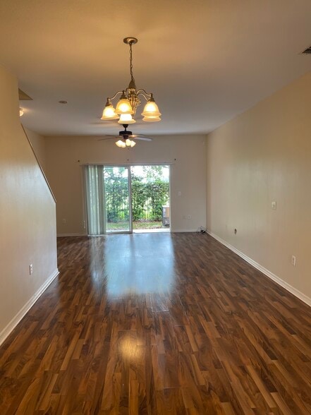 Building Photo - 4213 Winding Vine Dr
