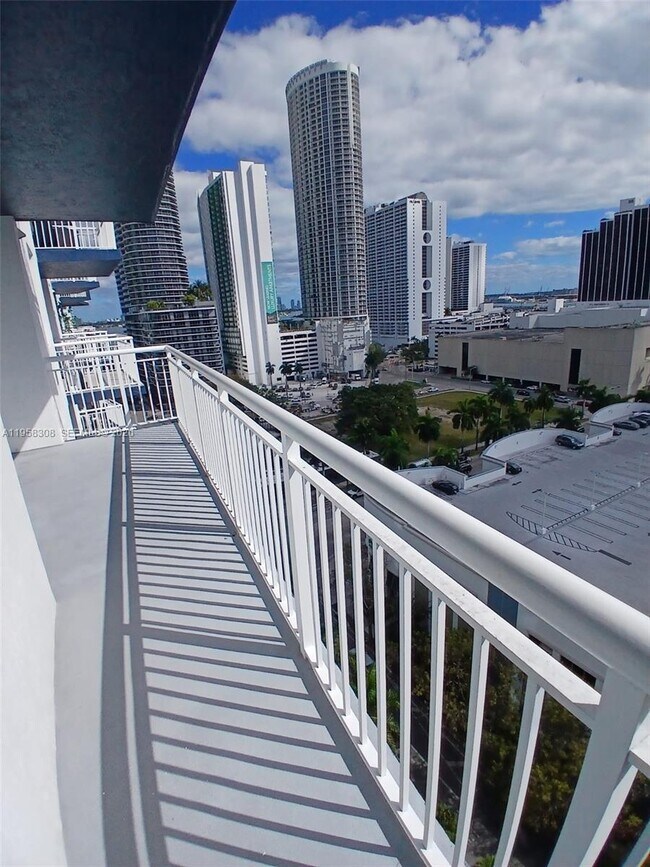 Building Photo - 275 NE 18th St