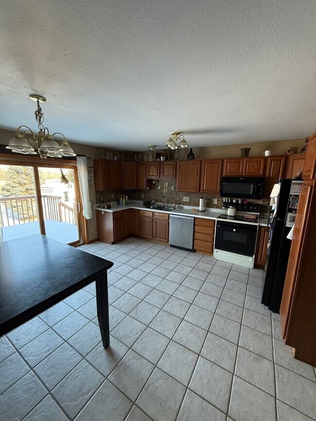 Building Photo - 1611/1613 Lincoln Avenue