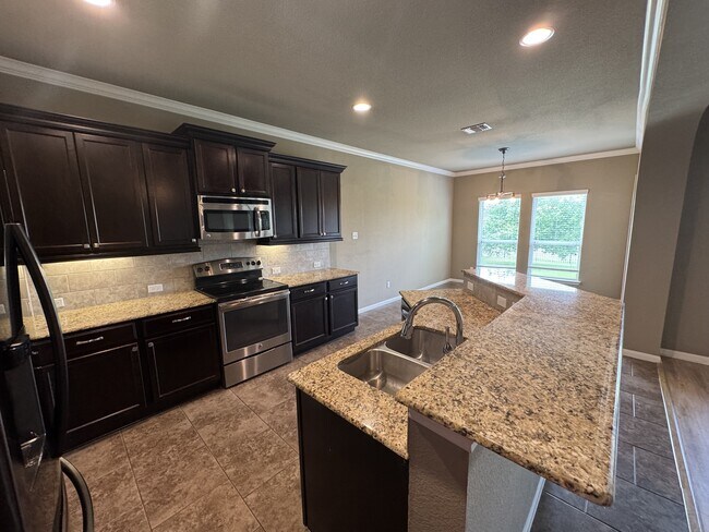 Building Photo - 502 Westchester Ct