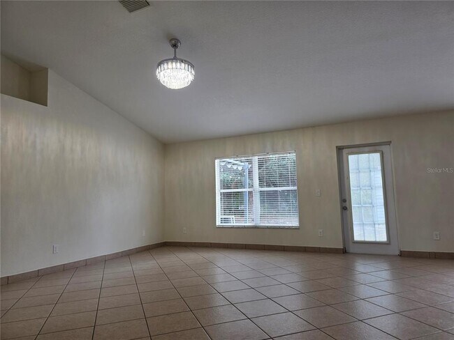 Building Photo - 2789 Coolidge Ave