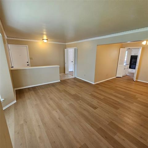 Building Photo - 6033 Sandhurst Ln