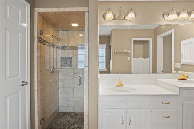 Building Photo - 3715 Dahlia Dr