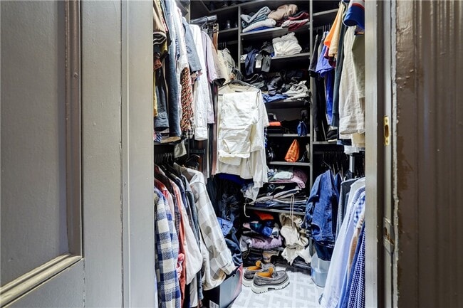 Building Photo - 249 S Goodman St