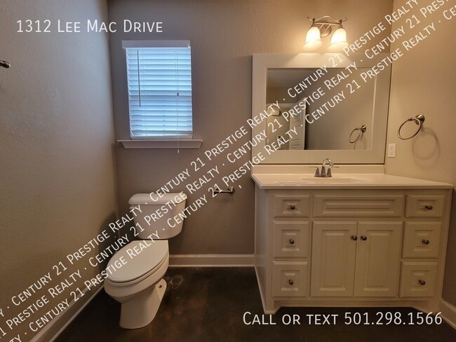 Building Photo - 1312 Lee Mac Dr