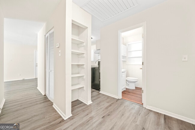 Building Photo - 3698 Fairlane Dr NW