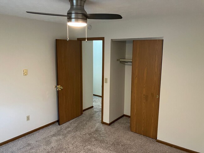 Building Photo - Spacious 2-Bedroom Living in a Quiet Community Available July!