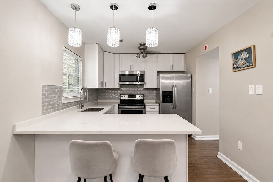 Building Photo - 4181 Bluebird Dr